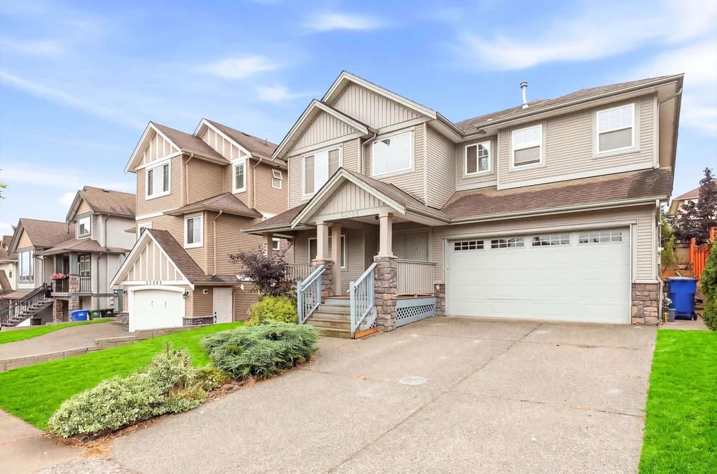 34158 AMBLEWOOD PLACE, Abbotsford, BC — Residential for Sale - Photo 2