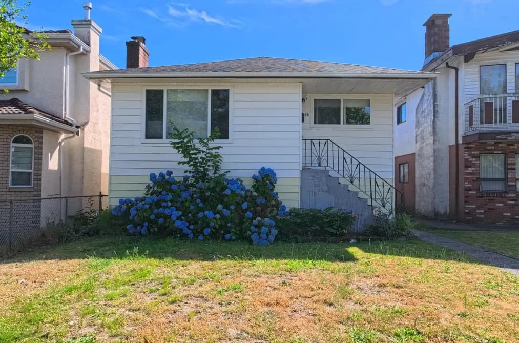 3416 MONMOUTH AVENUE, Vancouver, BC — Residential for Sale - Photo 2