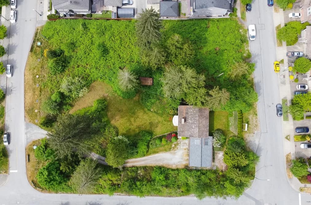 3417 E ROXTON AVENUE, Coquitlam, BC — Residential for Sale - Photo 2