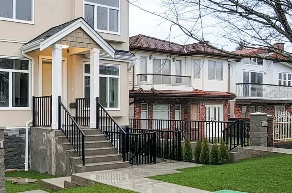 3433 E 23RD AVENUE, Vancouver, BC — Residential for Sale - Photo 2