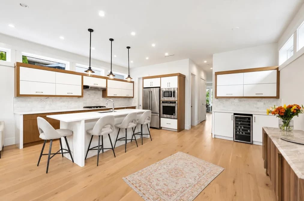344 E 21 STREET, North Vancouver, BC — Residential for Sale - Photo 2