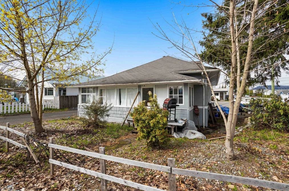 34595 2 AVENUE, Abbotsford, BC — Residential for Sale - Main Photo