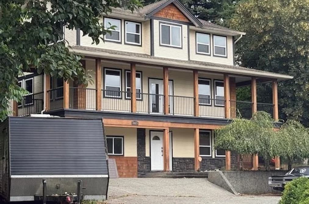 34671 LOUGHEED HIGHWAY, Mission, BC — Residential for Sale - Photo 2