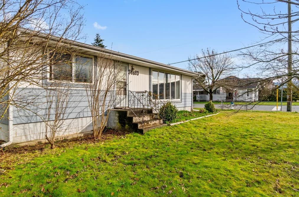 34693 2ND AVENUE, Abbotsford, BC — Residential for Sale - Main Photo