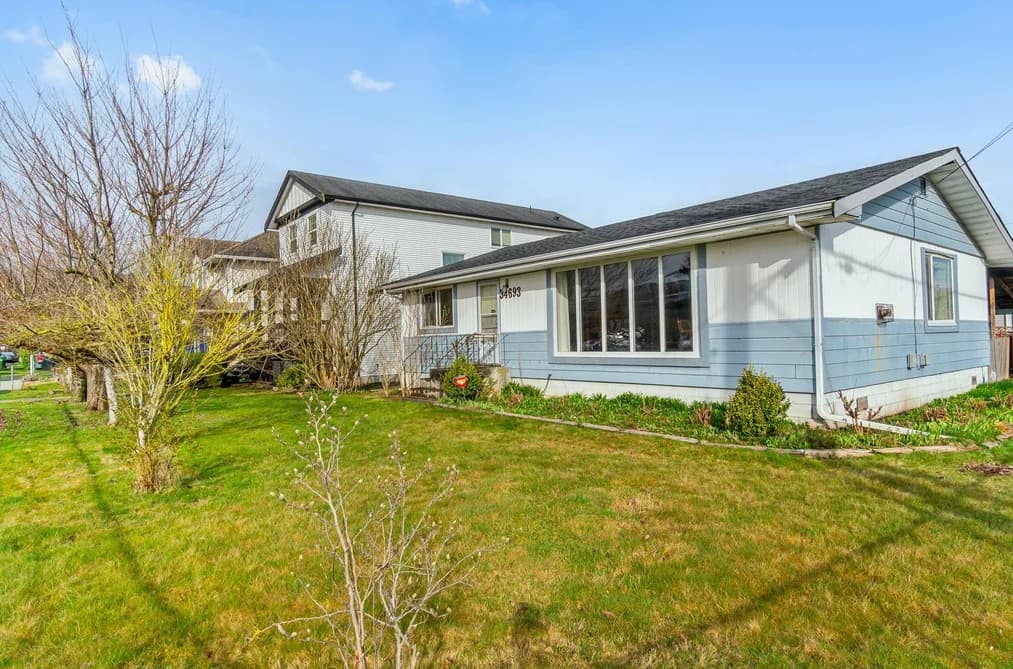 34693 2ND AVENUE, Abbotsford, BC — Residential for Sale - Photo 2