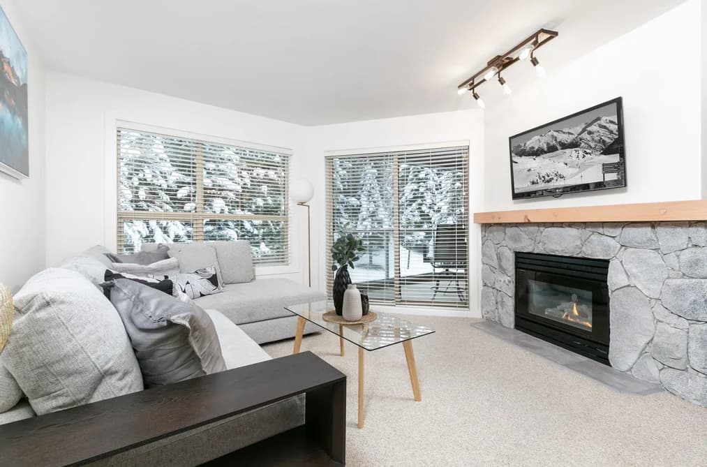 347 4800 SPEARHEAD DRIVE, Whistler, BC — Residential for Sale - Photo 2