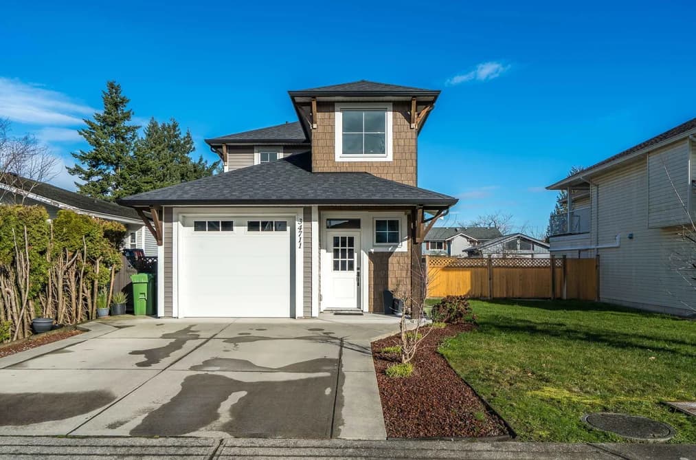 34711 2 AVENUE, Abbotsford, BC — Residential for Sale - Main Photo
