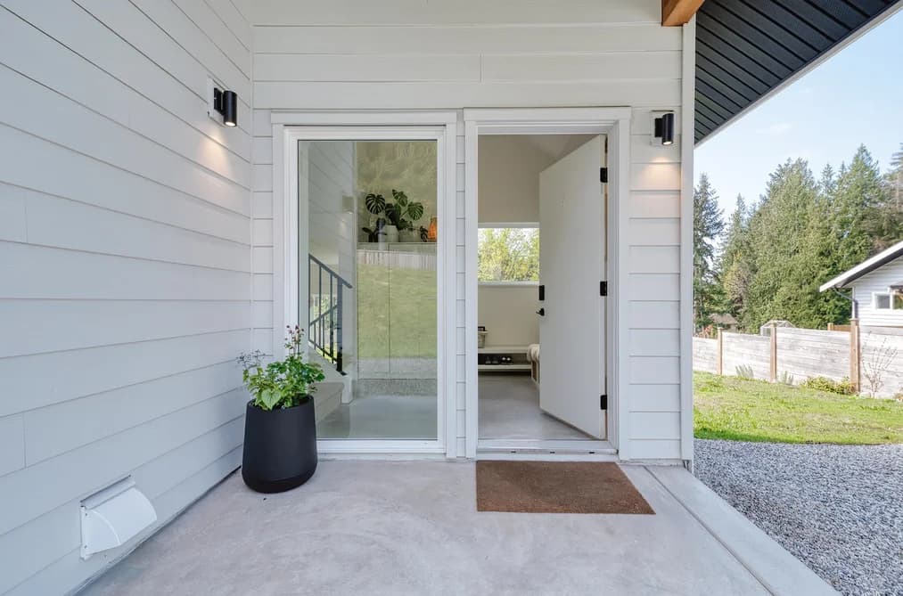 3477 SPRUCE ROAD, Roberts Creek, BC — Residential for Sale - Photo 2