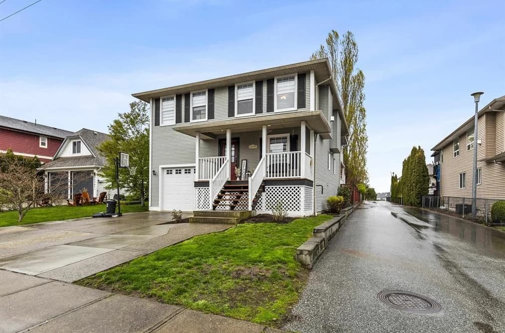 34795 1 AVENUE, Abbotsford, BC — Residential for Sale - Main Photo