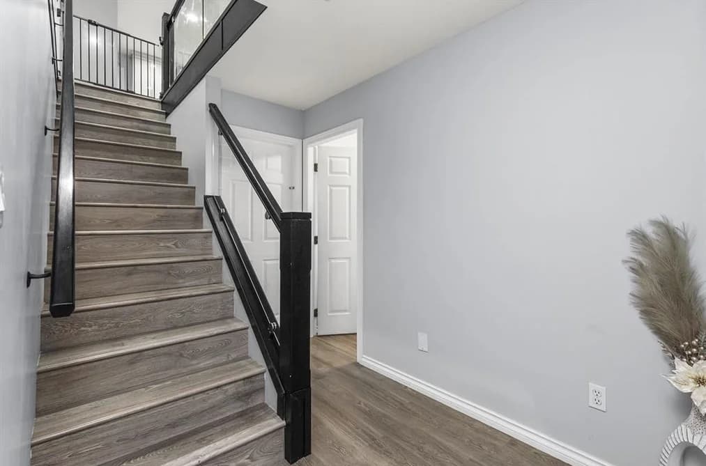 34795 1 AVENUE, Abbotsford, BC — Residential for Sale - Photo 2