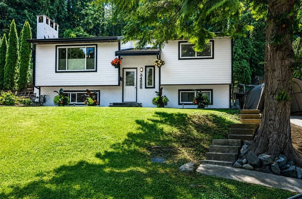 34898 LABURNUM AVENUE, Abbotsford, BC — Residential for Sale - Main Photo