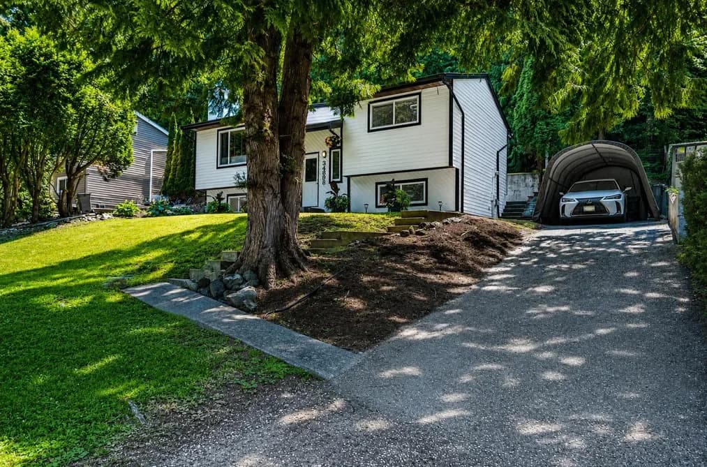 34898 LABURNUM AVENUE, Abbotsford, BC — Residential for Sale - Photo 2