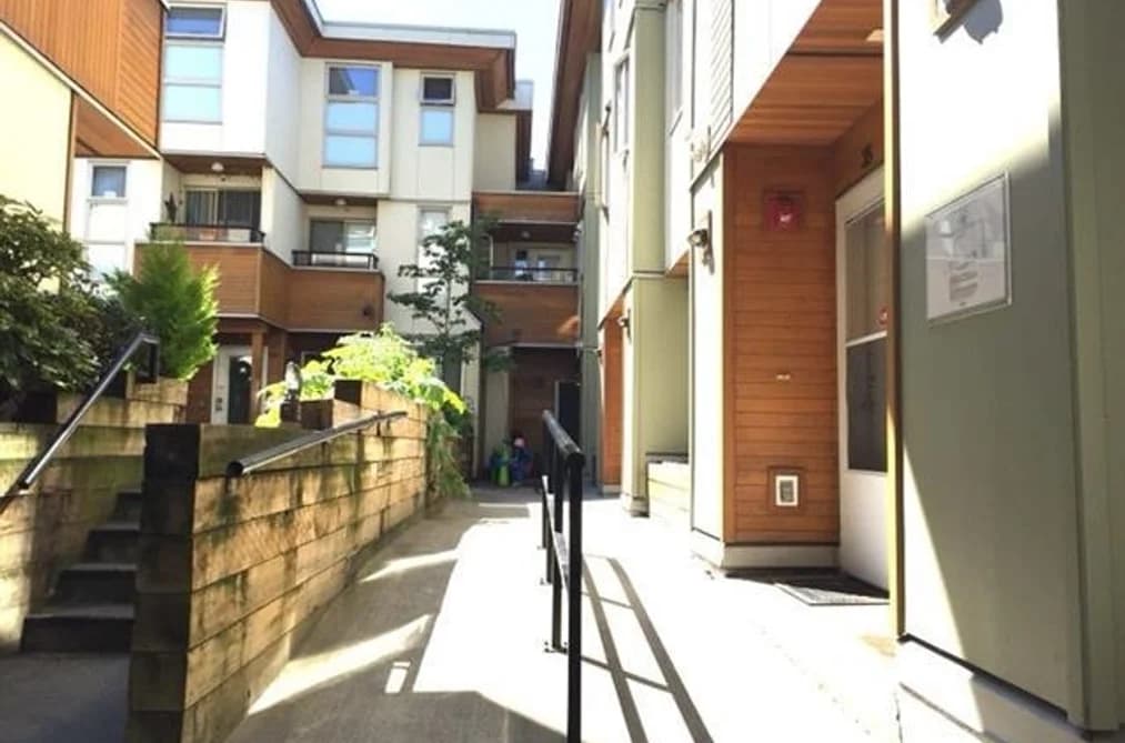 35 638 W 6TH AVENUE, Vancouver, BC — Residential for Sale - Photo 2