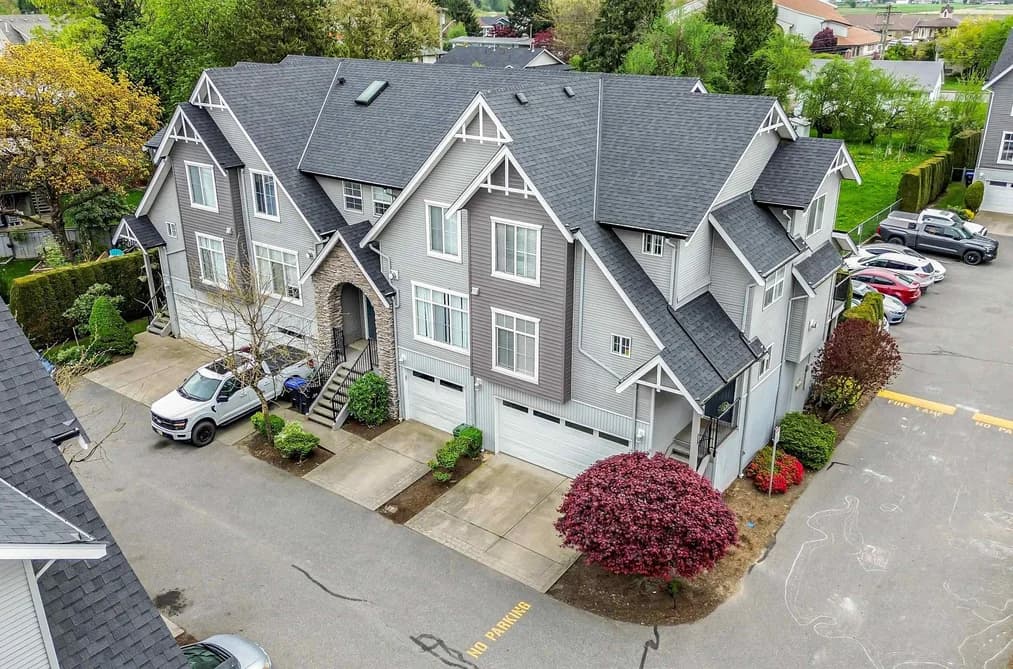 35 8881 WALTERS STREET, Chilliwack, BC — Residential for Sale - Photo 2