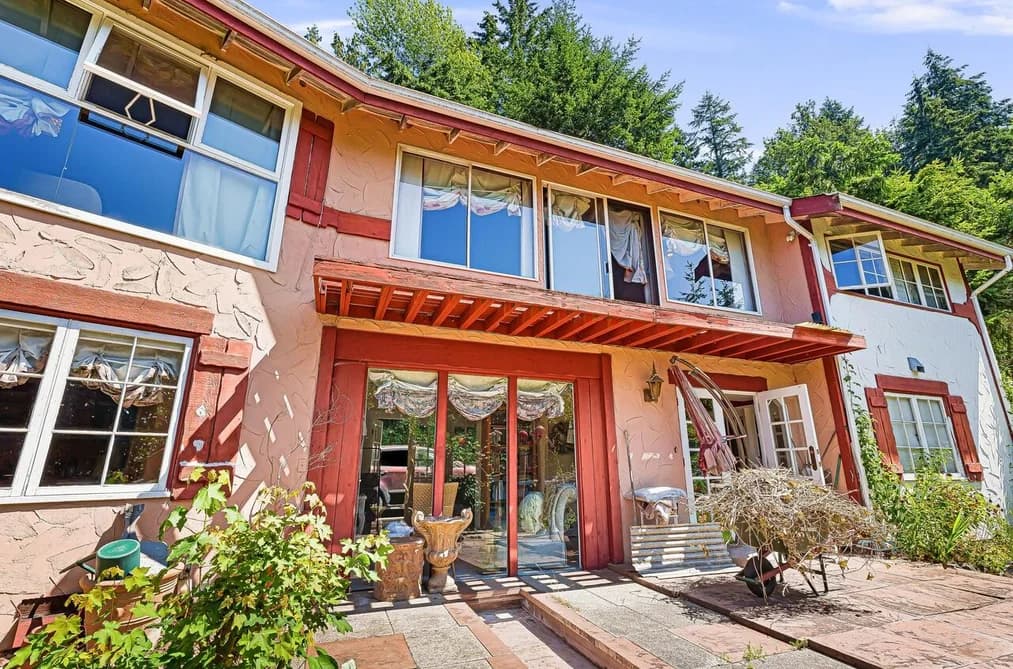 35 LIONS BAY AVENUE, Lions Bay, BC — Residential for Sale - Main Photo