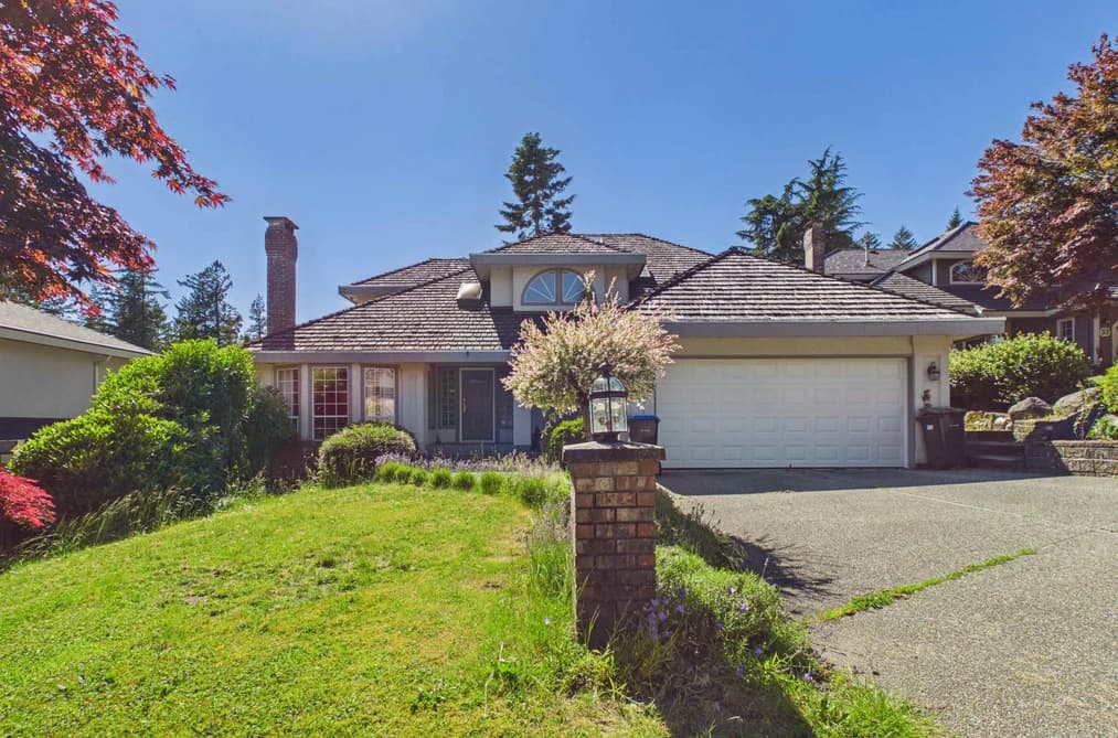35 WILDWOOD DRIVE, Port Moody, BC — Residential for Sale - Photo 2