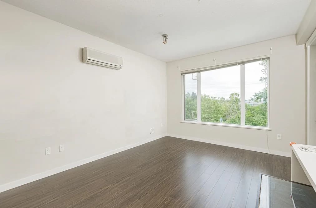 351 9388 MCKIM WAY, Richmond, BC — Residential for Sale - Photo 2