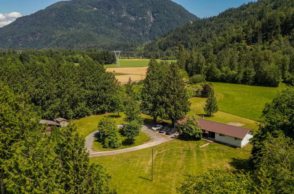3510 HOT SPRINGS ROAD, Agassiz, BC — Residential for Sale - Main Photo