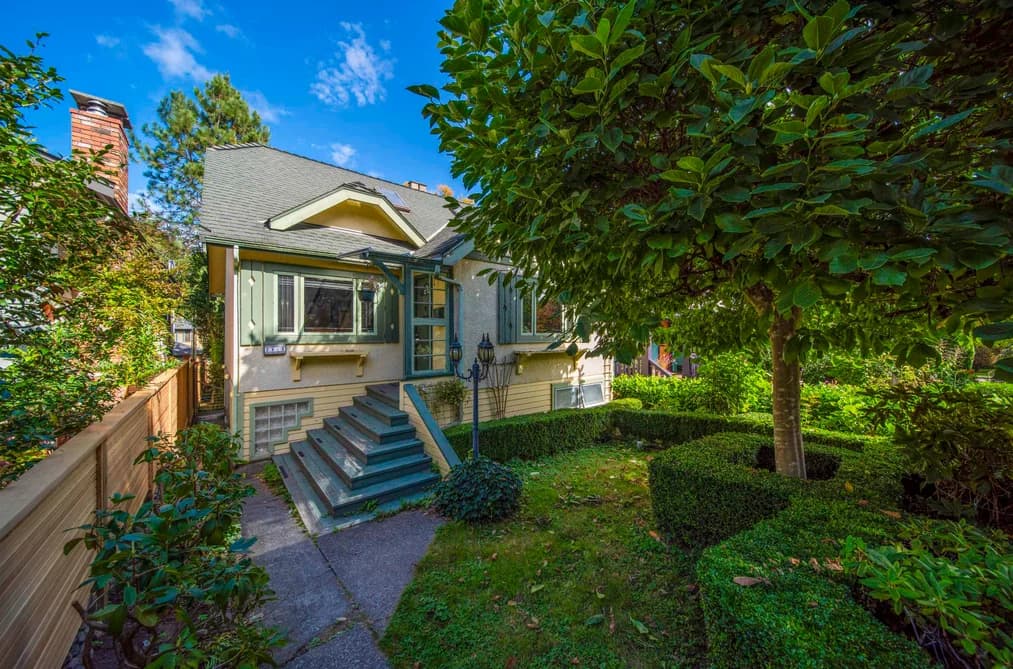 3519 W 14th Avenue, Vancouver, BC - MLS: R3164942 - Photo 2 3519 W 14th Avenue, Vancouver, BC - MLS: R3164942 - Photo 2