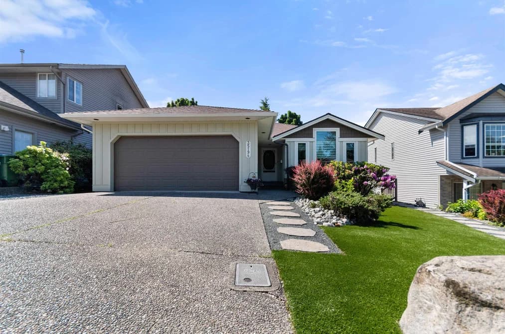 35194 CHRISTINA PLACE, Abbotsford, BC — Residential for Sale - Photo 2