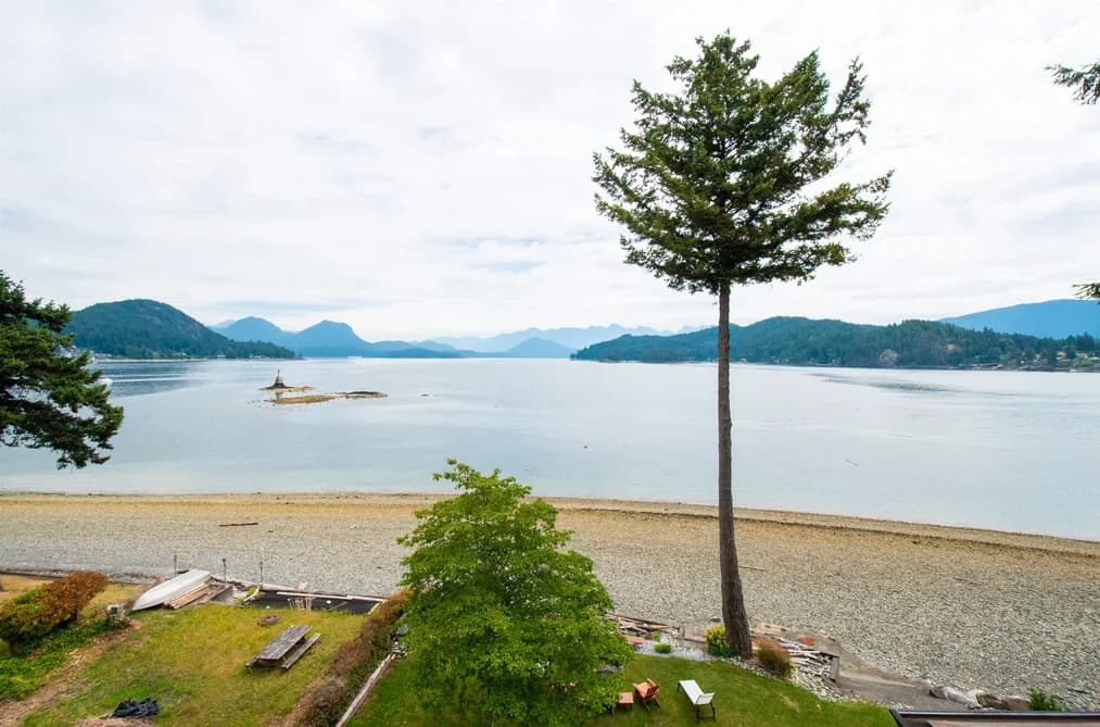 354 AVALON DRIVE, Gibsons, BC — Residential for Sale - Photo 2