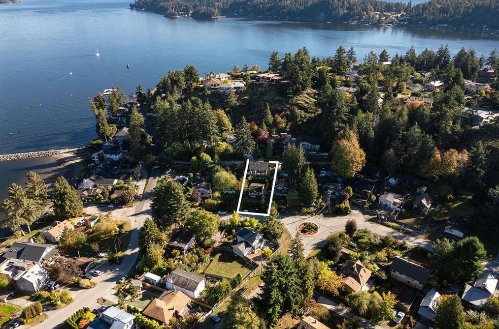 354 HEADLANDS ROAD, Gibsons, BC — Residential for Sale - Main Photo