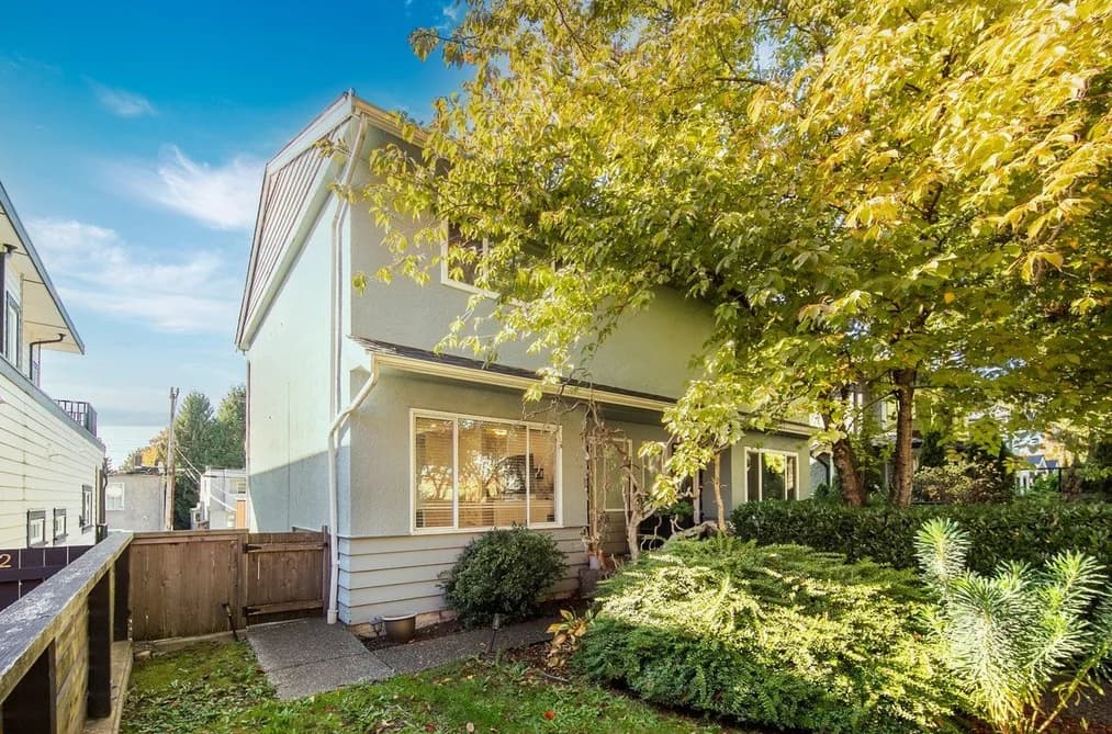 355 E 4TH STREET, North Vancouver, BC — Residential for Sale - Photo 2