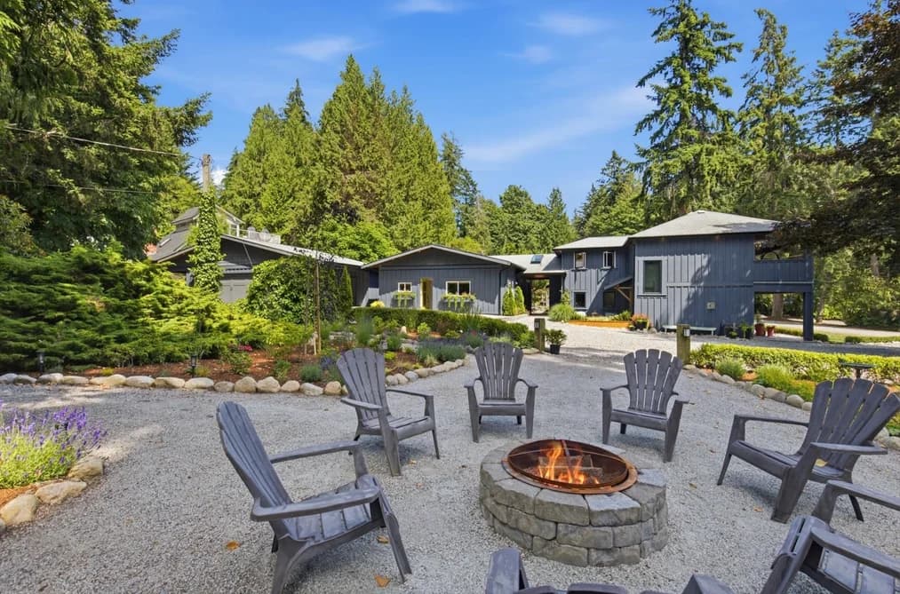 3552 BEACH AVENUE, Roberts Creek, BC — Residential for Sale - Main Photo