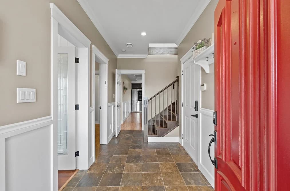 35599 ZANATTA LANE, Abbotsford, BC — Residential for Sale - Photo 2