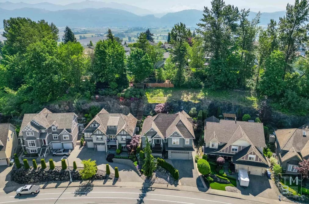 35778 MARSHALL ROAD, Abbotsford, BC — Residential for Sale - Photo 2