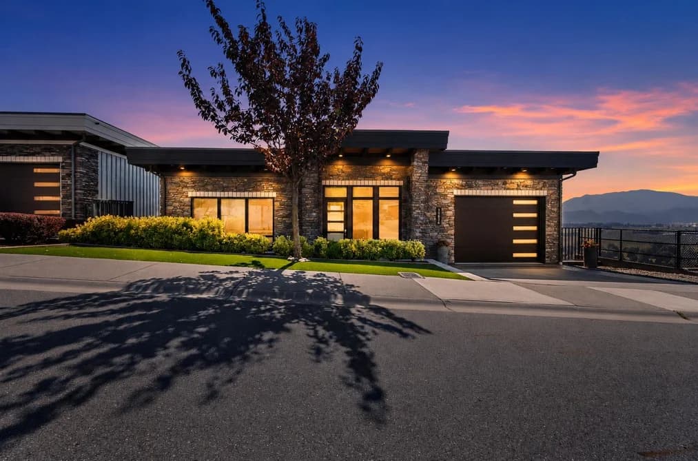 35834 TIMBERLANE DRIVE, Abbotsford, BC — Residential for Sale - Main Photo