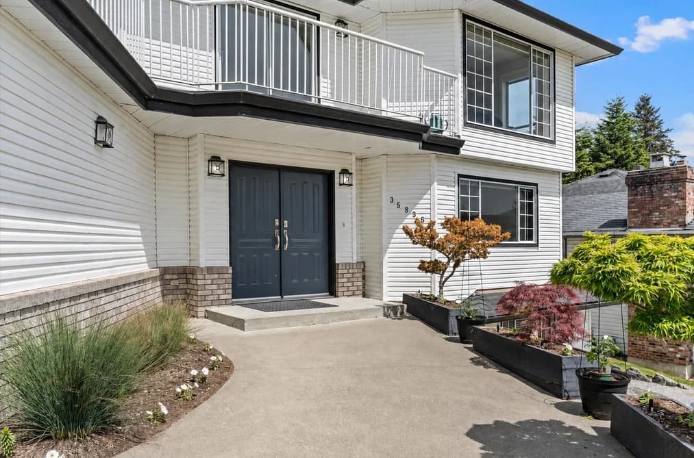 35835 HEATHERSTONE PLACE, Abbotsford, BC — Residential for Sale - Photo 2