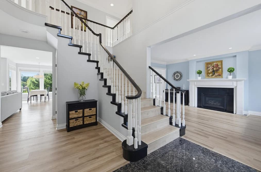 35898 STONECROFT PLACE, Abbotsford, BC — Residential for Sale - Photo 2