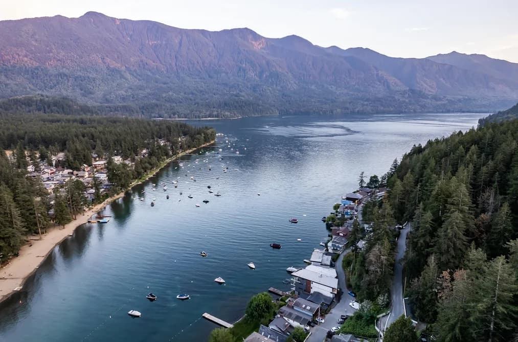 36 LAKESHORE DRIVE, Cultus Lake, BC — Residential for Sale - Main Photo