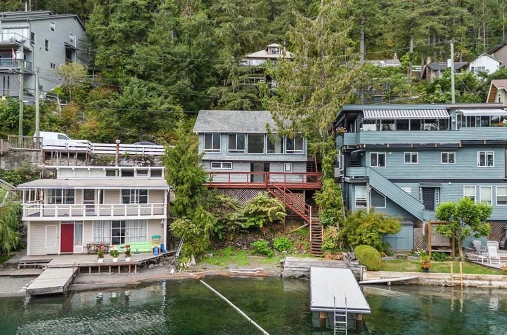 36 LAKESHORE DRIVE, Cultus Lake, BC — Residential for Sale - Photo 2