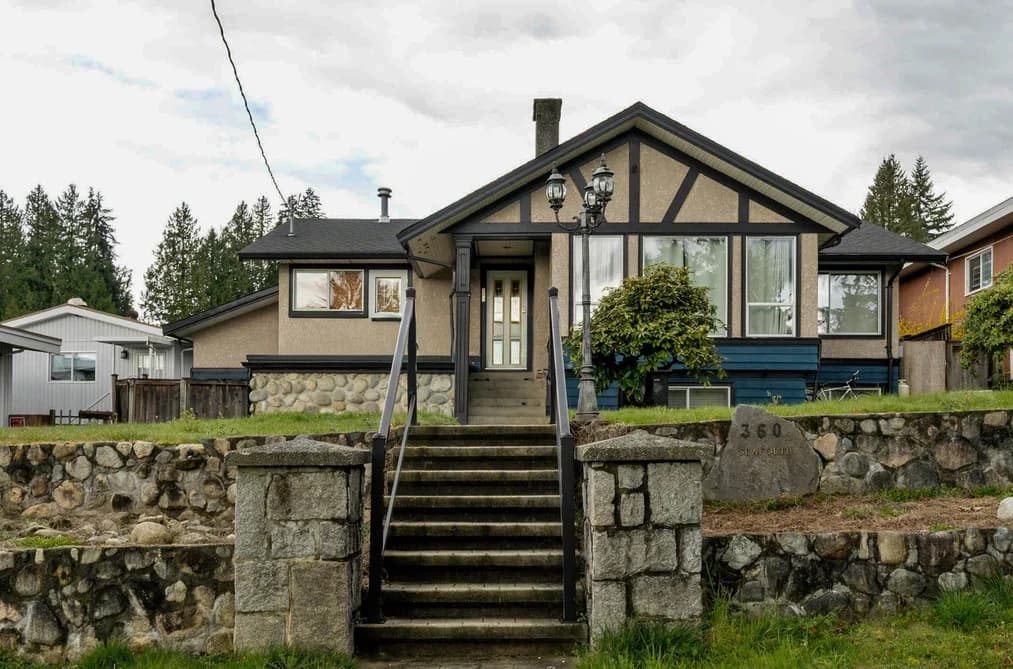 360 SEAFORTH CRESCENT, Coquitlam, BC — Residential for Sale - Main Photo