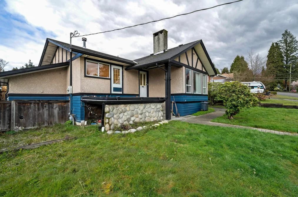 360 SEAFORTH CRESCENT, Coquitlam, BC — Residential for Sale - Photo 2