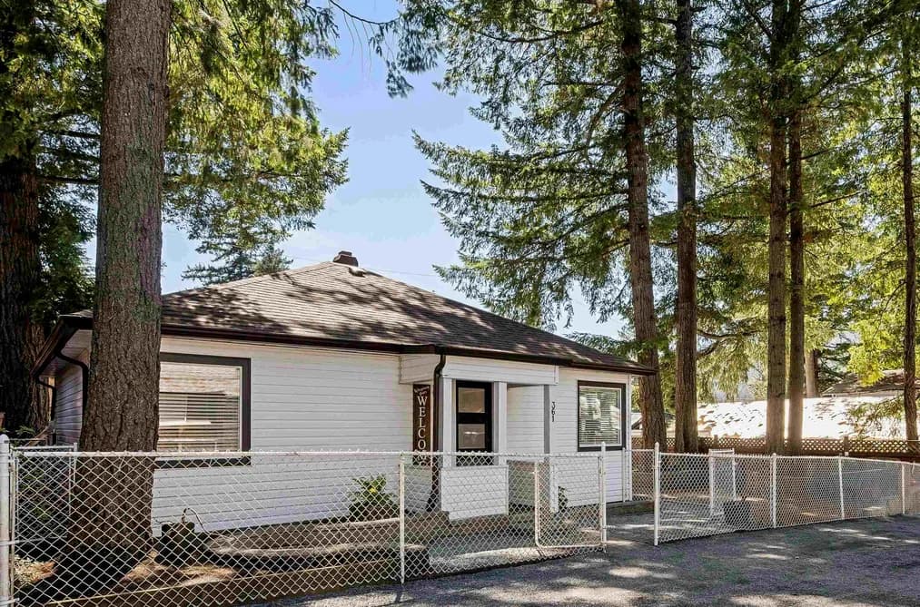 361 PINE STREET, Cultus Lake, BC — Residential for Sale - Photo 2