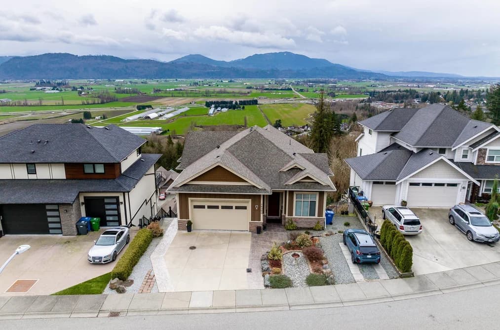 36390 EPWORTH COURT, Abbotsford, BC — Residential for Sale - Photo 2