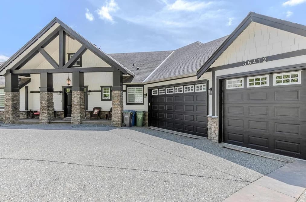 36412 CARNARVON COURT, Abbotsford, BC — Residential for Sale - Photo 2