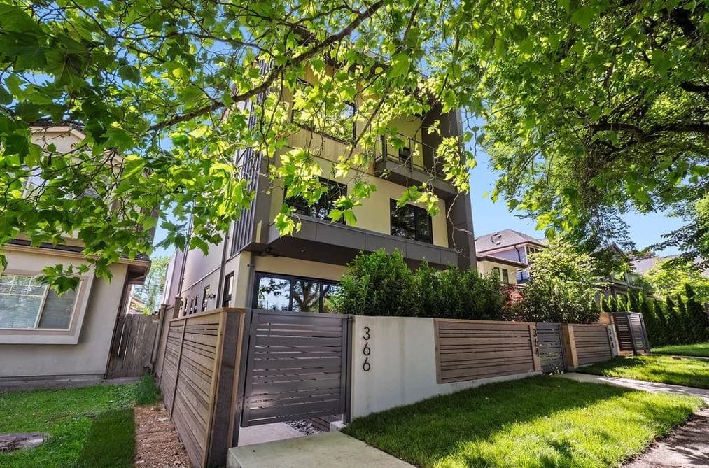 366 E 23RD AVENUE, Vancouver, BC — Residential for Sale - Photo 2