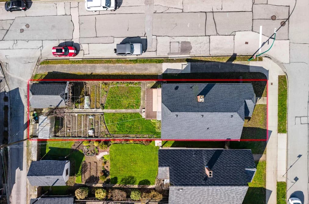 3690 DUNDAS STREET, Vancouver, BC — Residential for Sale - Photo 2