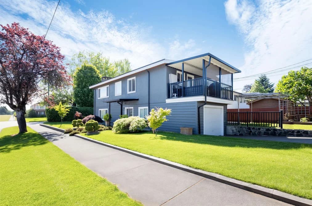 3696 E 26TH AVENUE, Vancouver, BC — Residential for Sale - Photo 2