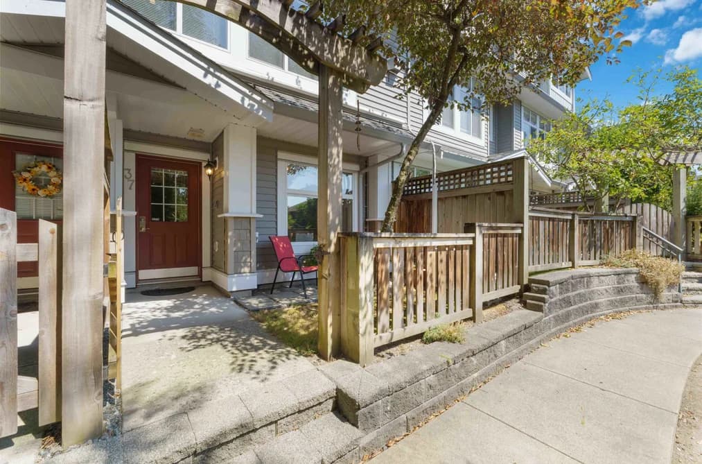 37 20449 66 AVENUE, Langley, BC — Residential for Sale - Photo 2