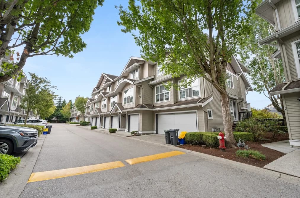 37 20460 66 AVENUE, Langley, BC — Residential for Sale - Photo 2