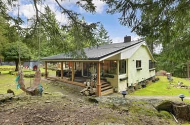 House for sale at 370 Campbell Bay Road Mayne Island British Columbia - MLS: R3097603