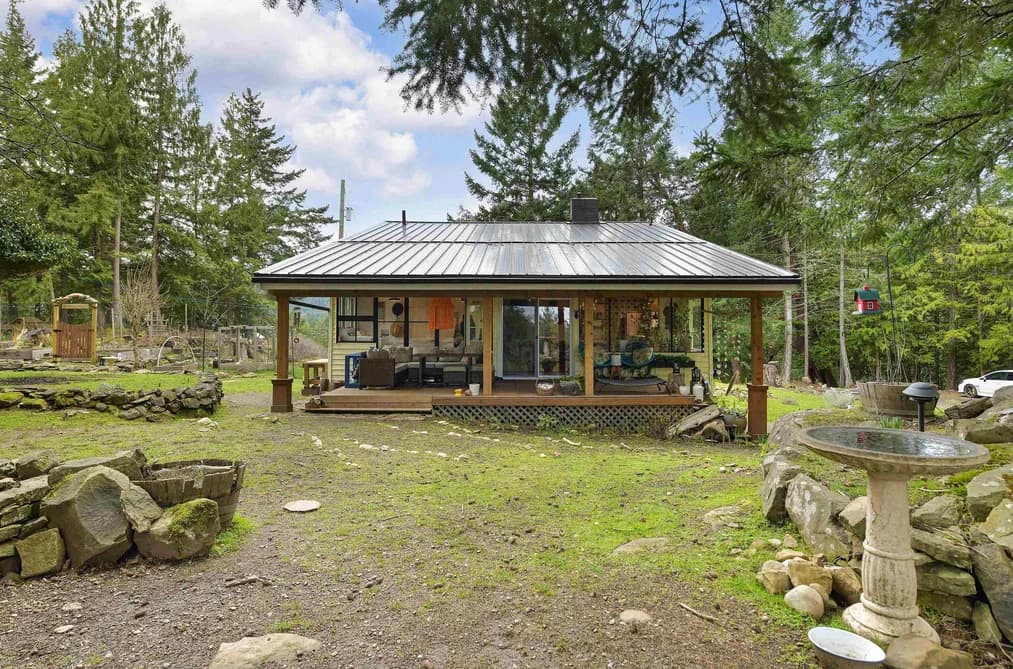 370 CAMPBELL BAY ROAD, Mayne Island, BC — Residential for Sale - Photo 2