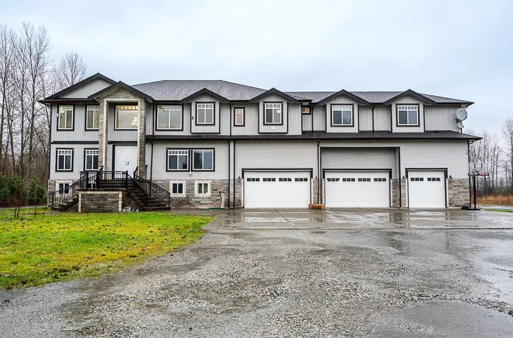 3701 LINCOLN AVENUE, Coquitlam, BC — Residential for Sale - Photo 2