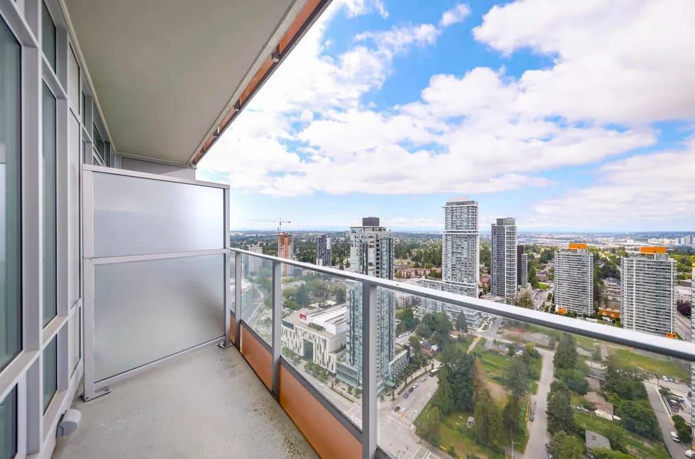 3709 13495 CENTRAL AVENUE, Surrey, BC — Residential for Sale - Photo 2