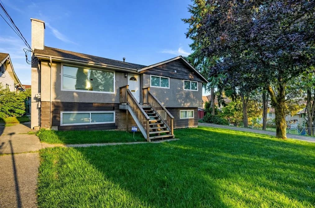 371 BLUE MOUNTAIN STREET, Coquitlam, BC — Residential for Sale - Main Photo